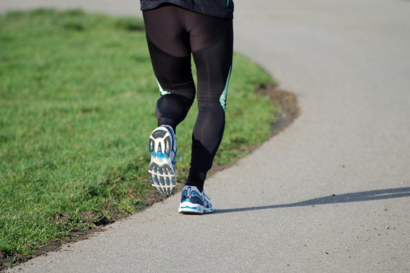 runner wearing compression pants
